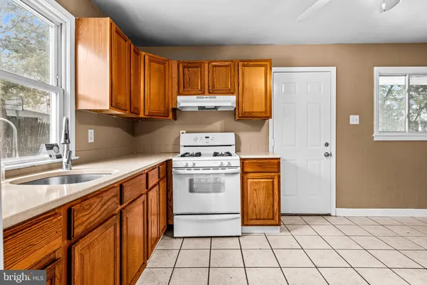 $2,100 | 811 North New Street, Clayton, NJ 08312
