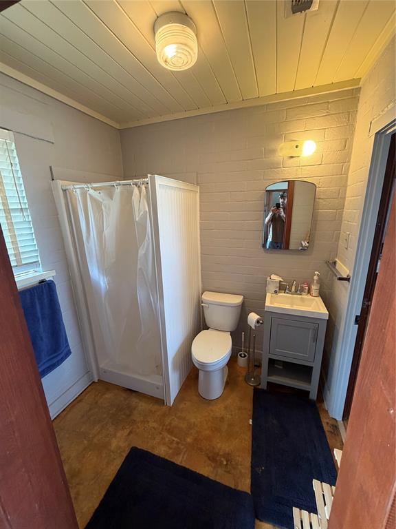 144000 Tx Highway Robert Lee, TX 76945 - Photo 25 of 37 Bunkhouse Bath 2