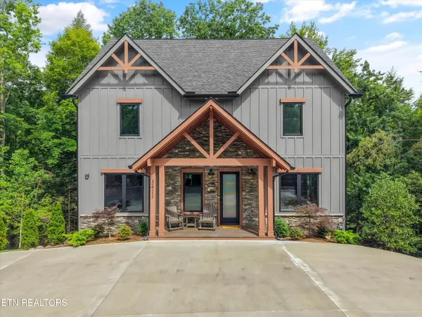 $2,500,000 | 3411 Pebblestone Way, Pigeon Forge, TN 37863