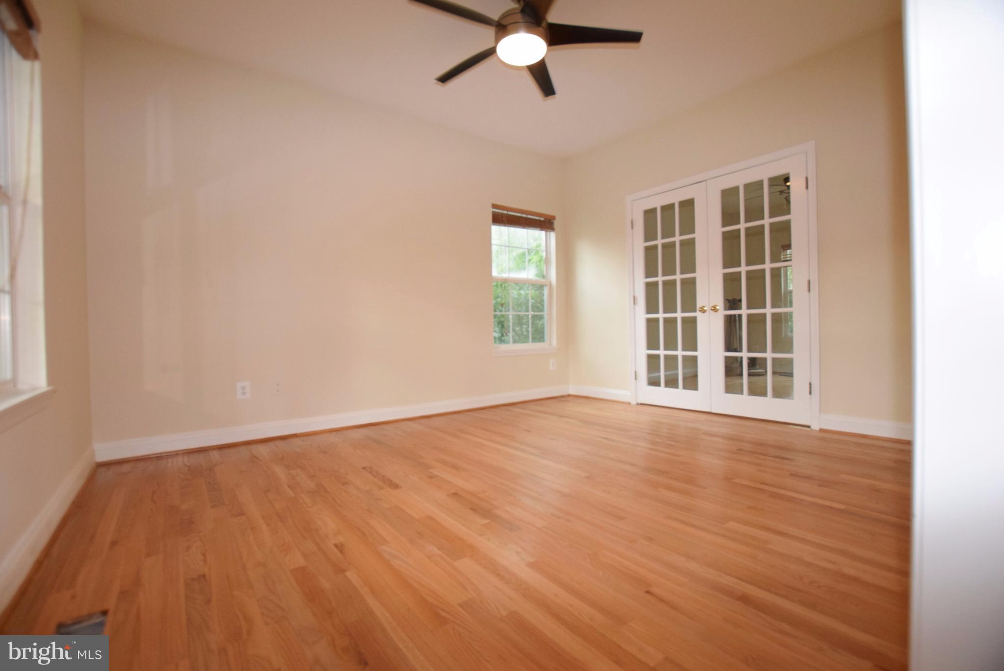 35 Linden Hill Way Southwest Leesburg, VA 20175 - Photo 4 of 26 Living Room