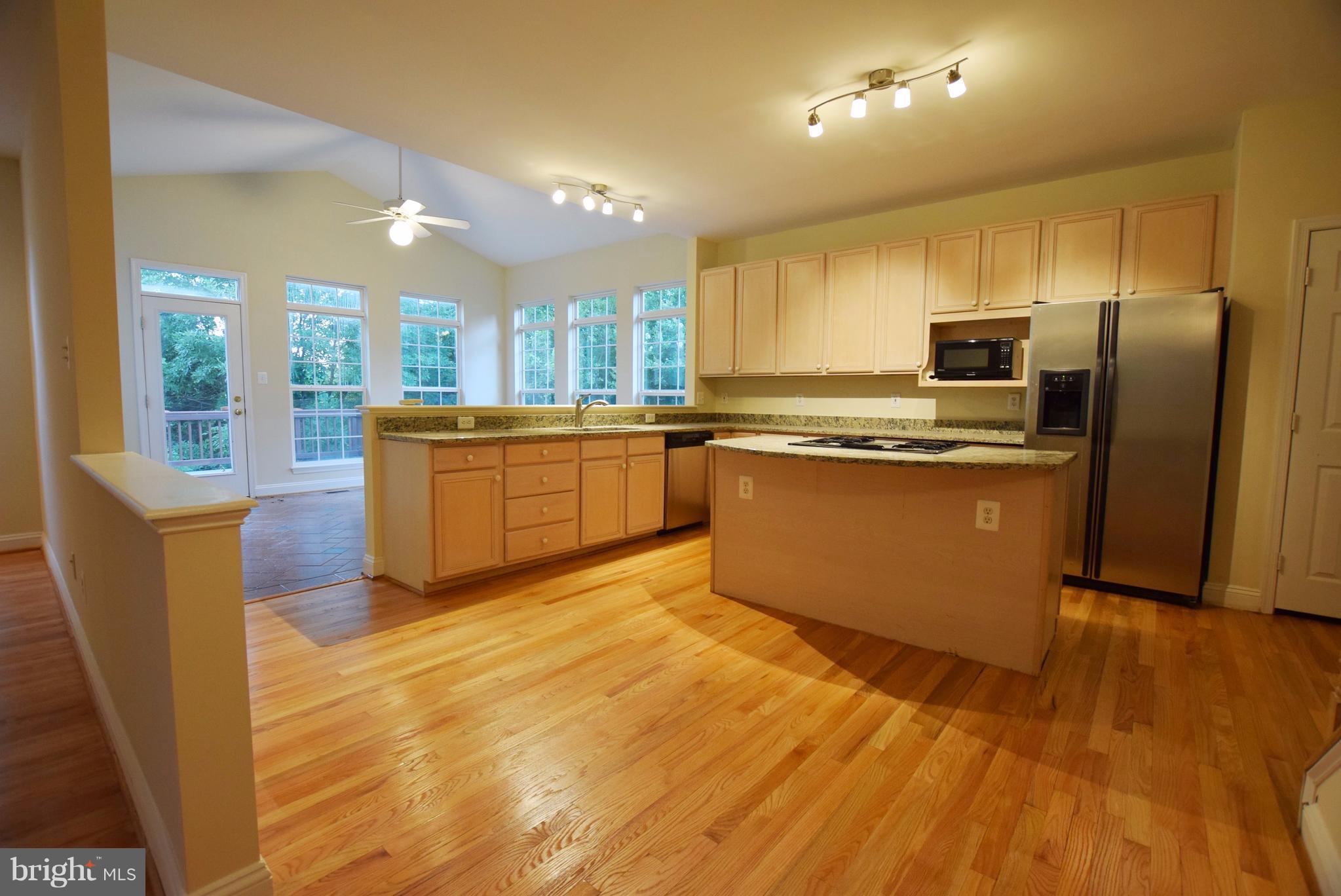 35 Linden Hill Way Southwest Leesburg, VA 20175 - Photo 7 of 26 Kitchen