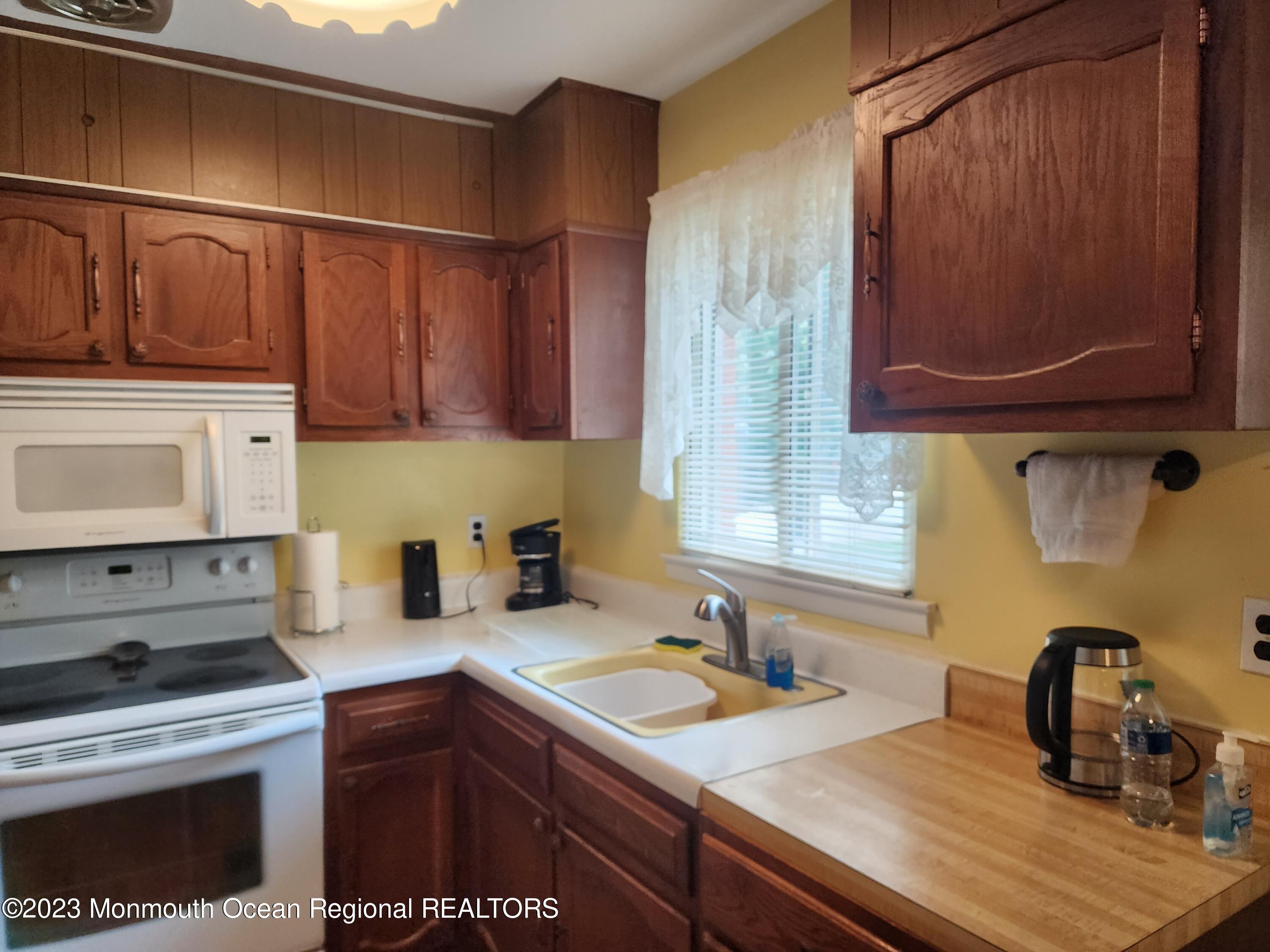 990 Constitution Boulevard, Unit A Whiting, NJ 08759 - Photo 25 of 38 20230630_112652