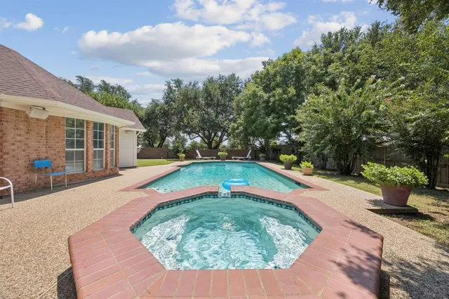 $430,000 | 6320 Merritt Way Court, Arlington, TX 76018