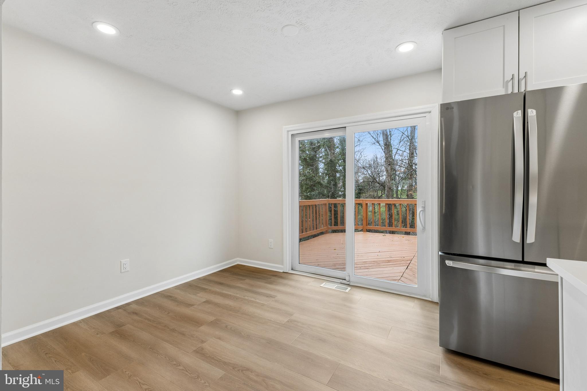 8928 Rolling Road Manassas, VA 20110 - Photo 11 of 33