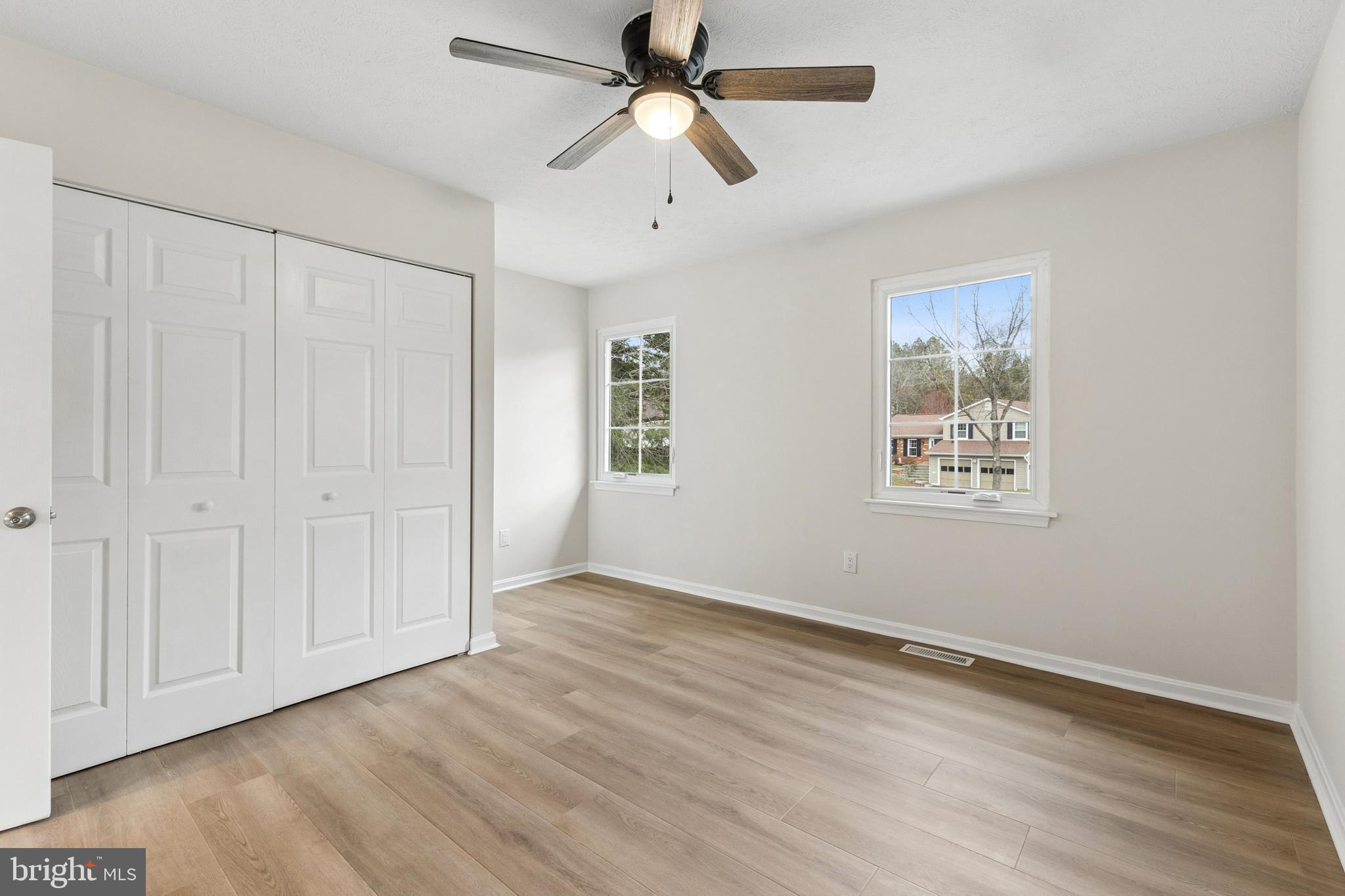 8928 Rolling Road Manassas, VA 20110 - Photo 16 of 33