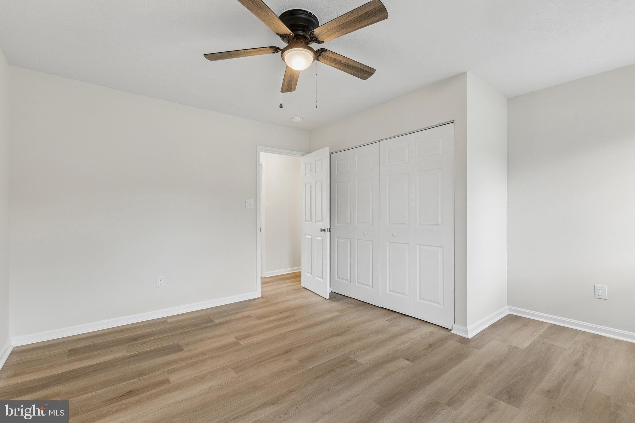 8928 Rolling Road Manassas, VA 20110 - Photo 17 of 33