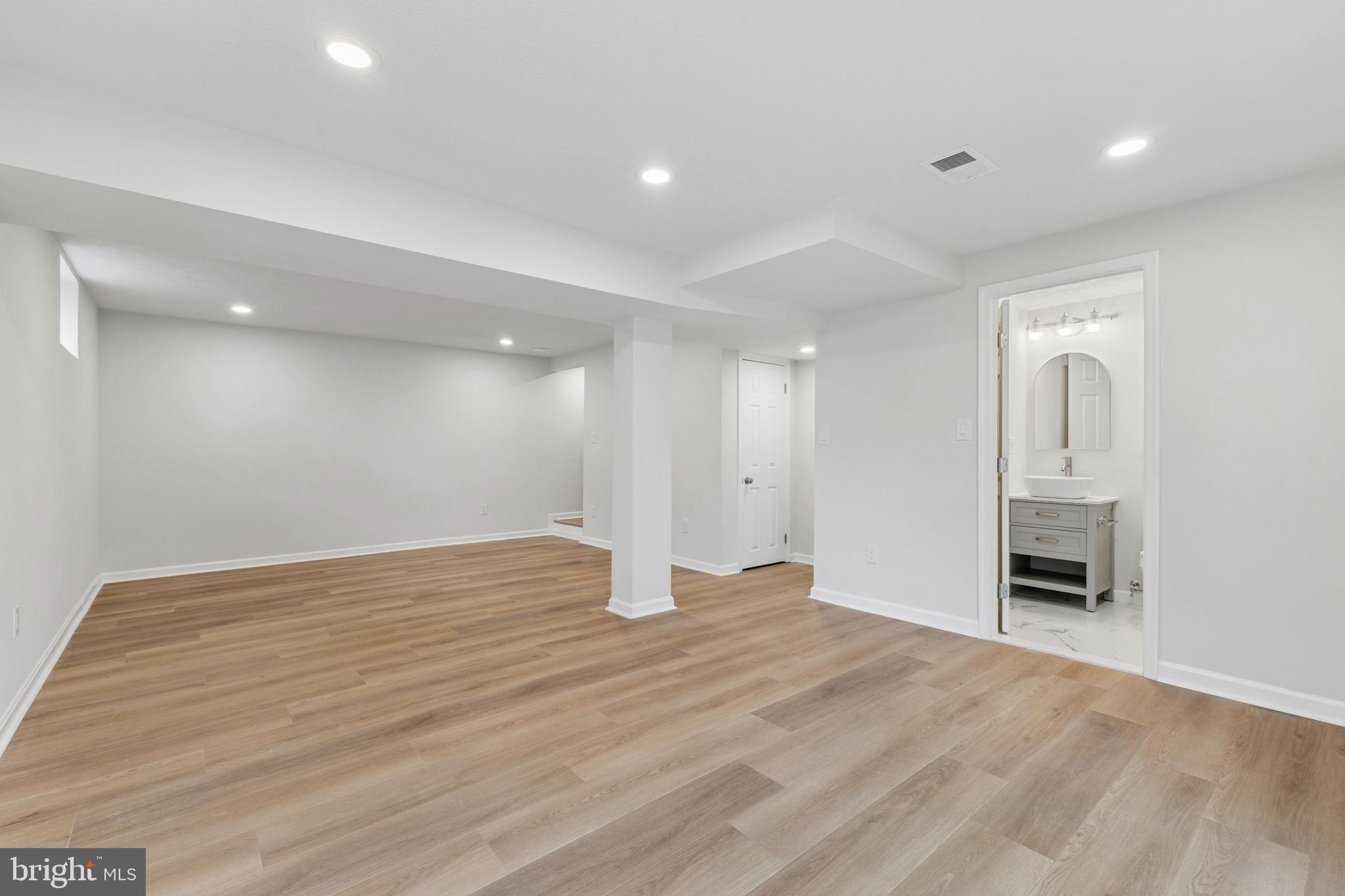 8928 Rolling Road Manassas, VA 20110 - Photo 28 of 33