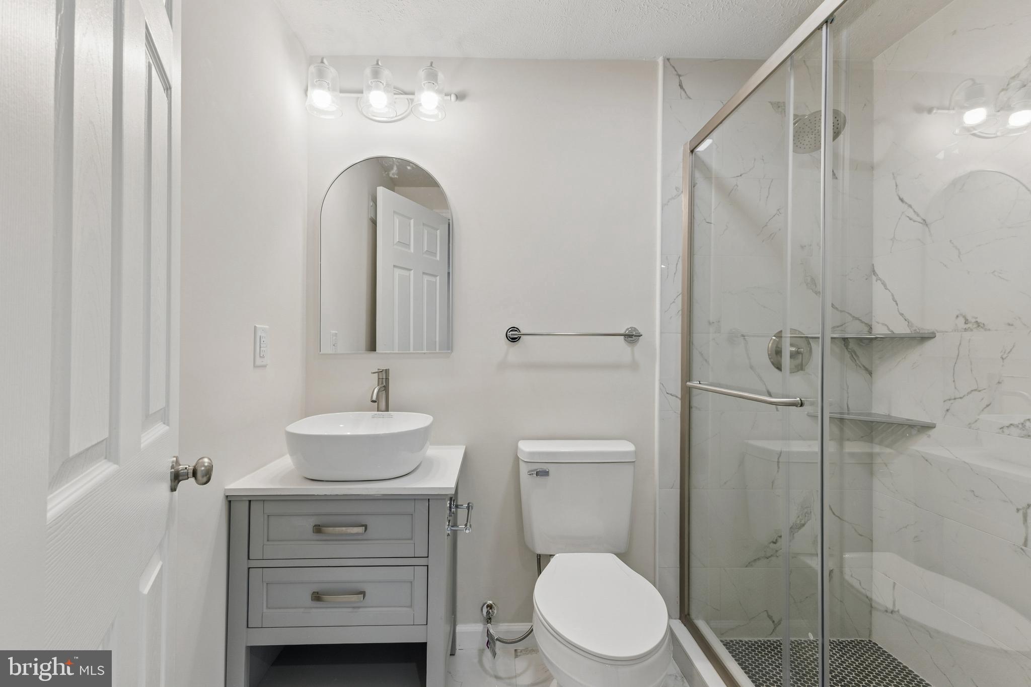 8928 Rolling Road Manassas, VA 20110 - Photo 29 of 33