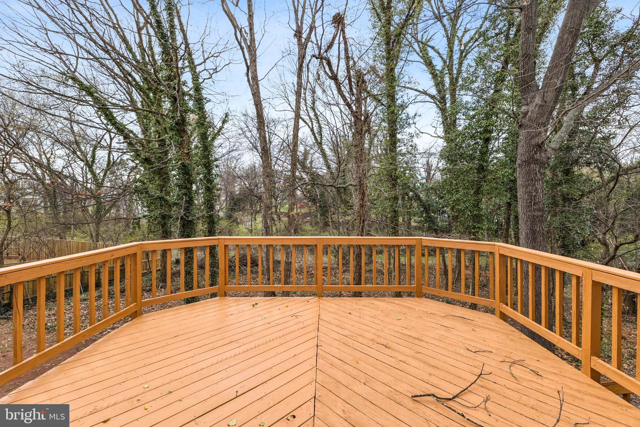 8928 Rolling Road Manassas, VA 20110 - Photo 32 of 33