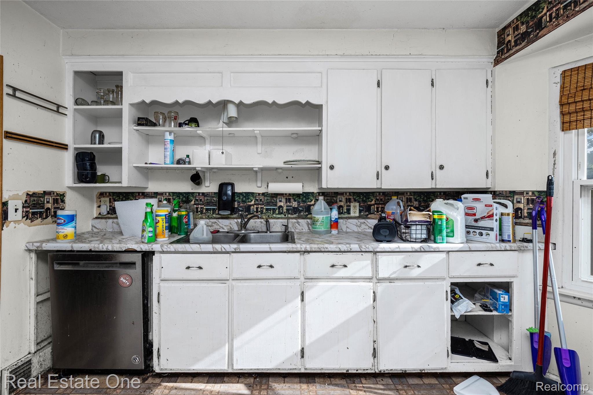 9585 North Eston Road Clarkston, MI 48348 - Photo 9 of 60 9585 N Eston - OnDemand Pix Photography (14).jpg