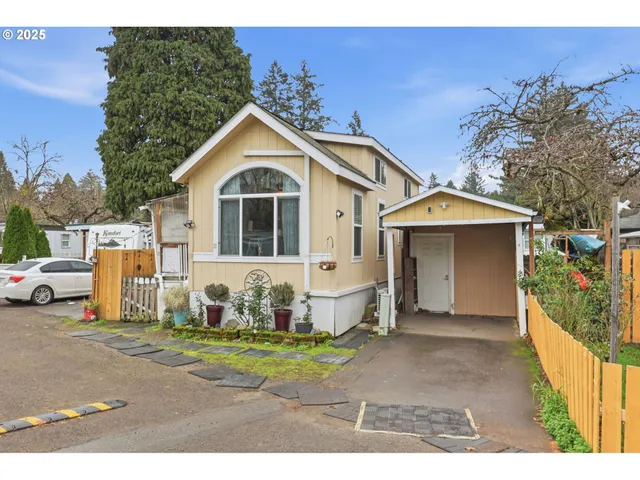 $99,000 | 5990 Southeast King Road, Unit 18, Milwaukie, OR 97222