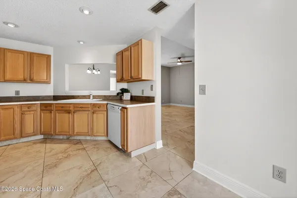 $2,200 | 737 Green Valley Lane, Melbourne, FL 32940