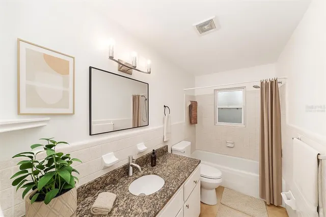 $369,000 | 4805 Southwest 19th Street, Gainesville, FL 32608