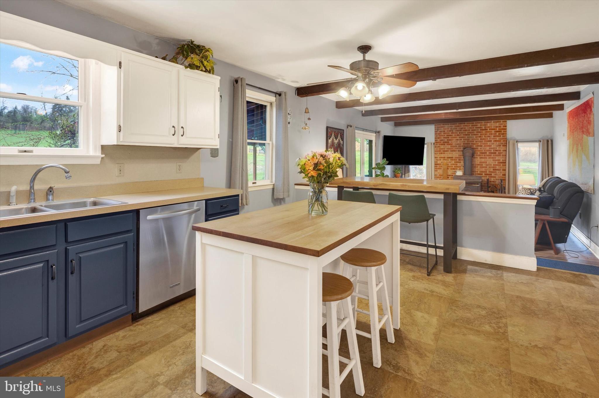 512 Cedar Hill Road Birdsboro, PA 19508 - Photo 8 of 27 Kitchen