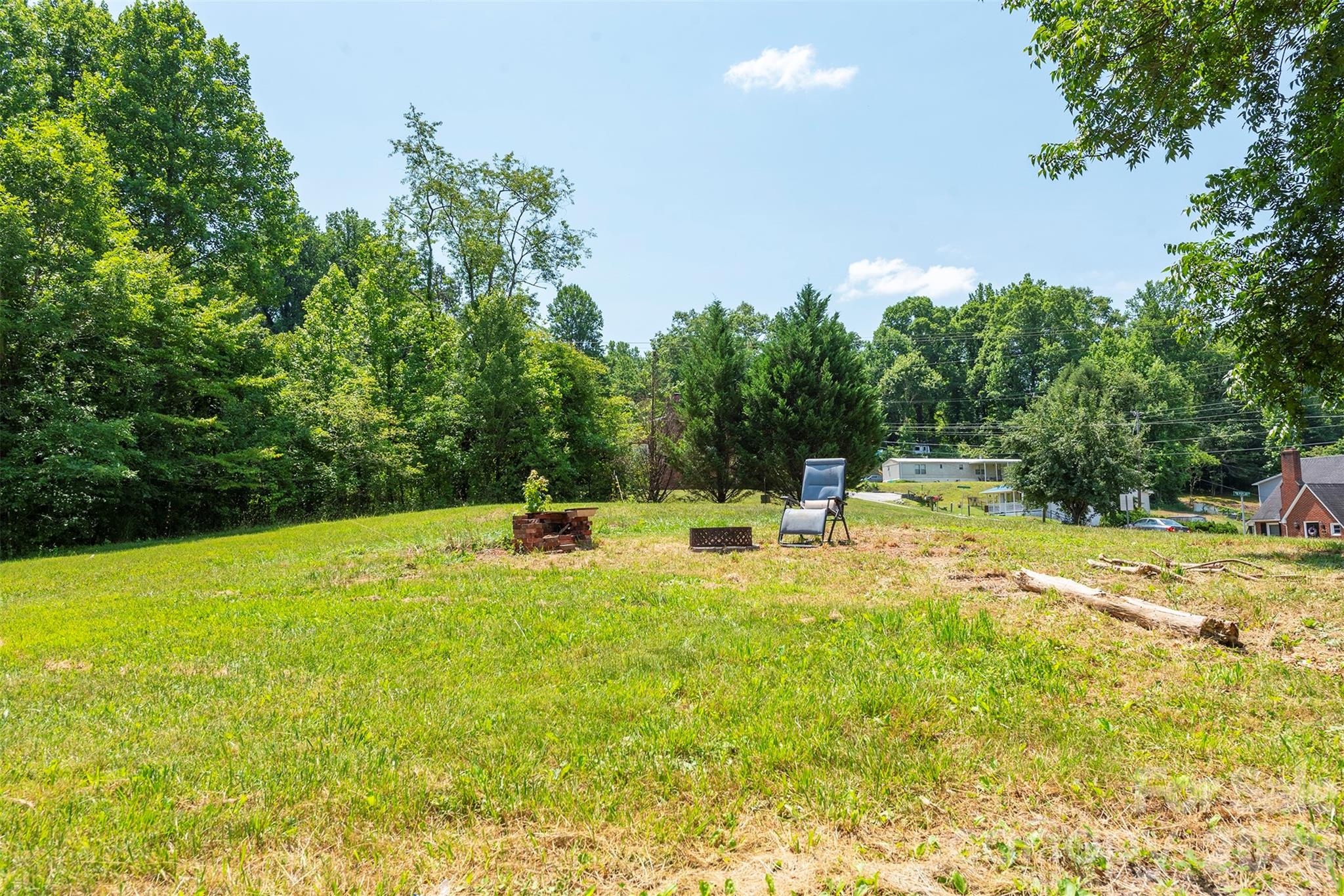 65 Walnut Street Marion, NC 28752 - Photo 32 of 42
