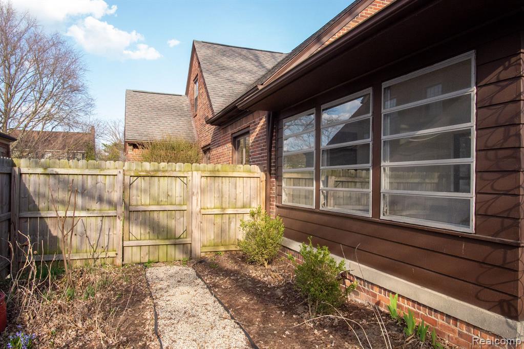 725 Lincoln Road Grosse Pointe, MI 48230 - Photo 58 of 68 Gallery Image 58