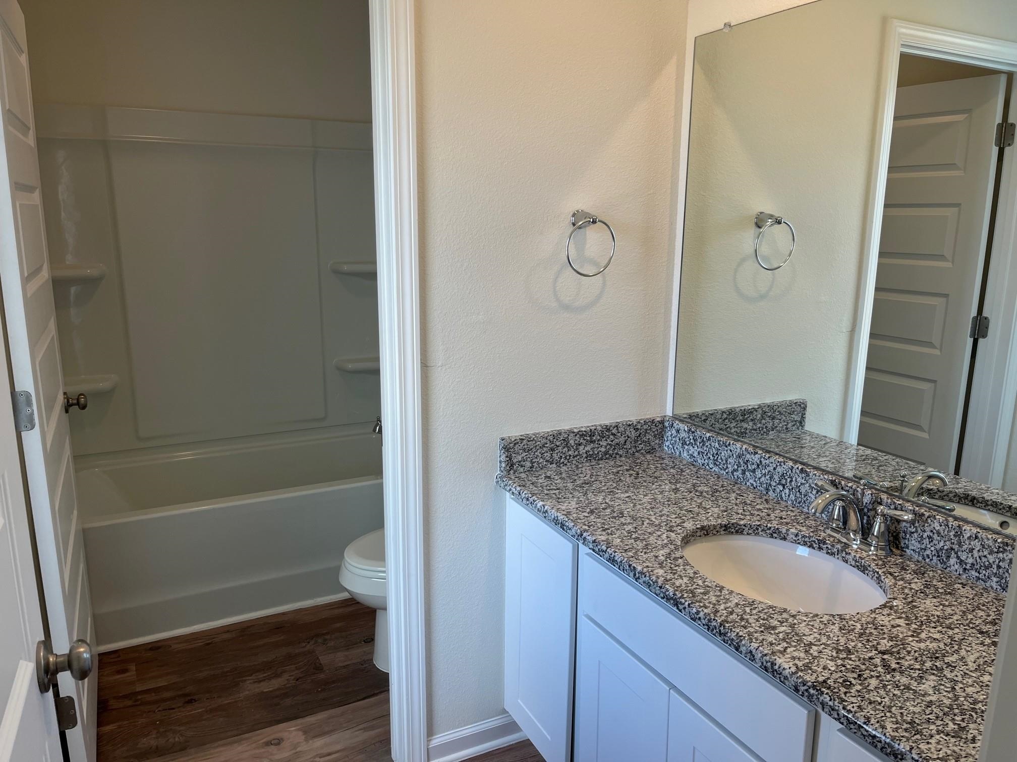 24043 Veranda Circle Elberta, AL 36530 - Photo 18 of 20 Bathroom 2