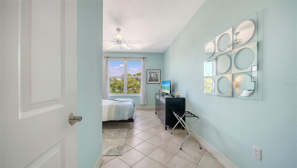 409 North Point Road, Unit 401 Osprey, FL 34229 - Photo 35 of 90