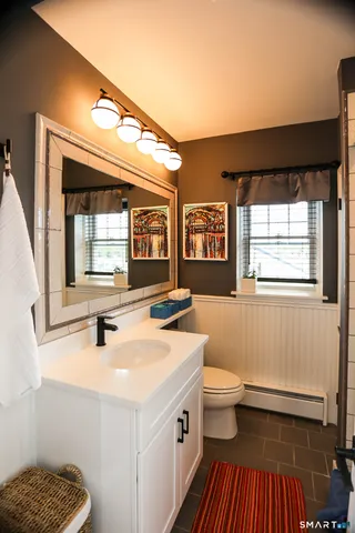 $2,300 | 36 Turn Of River Road, Unit B3, Stamford, CT 06905