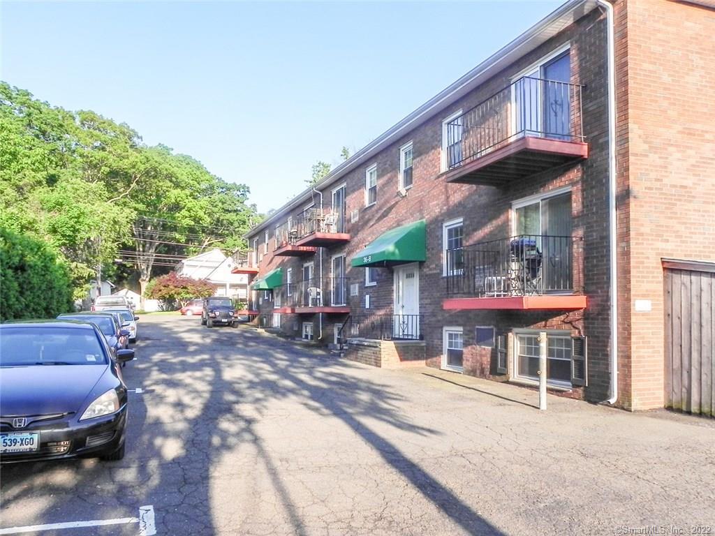 36 Turn Of River Road, Unit B3 Stamford, CT 06905 - Photo 2 of 30