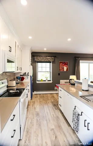 $2,300 | 36 Turn Of River Road, Unit B3, Stamford, CT 06905