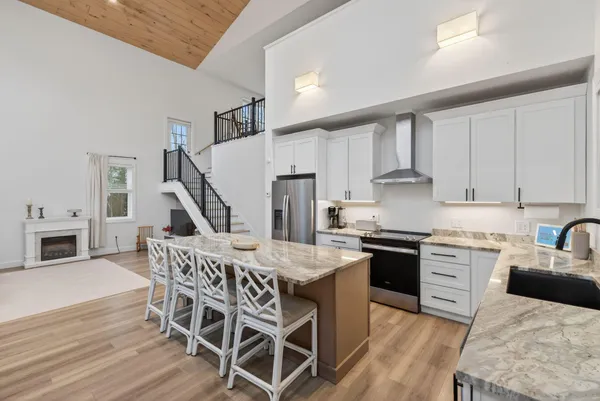 $889,000 | 544 Whitefield Road, Pittston, ME 04345