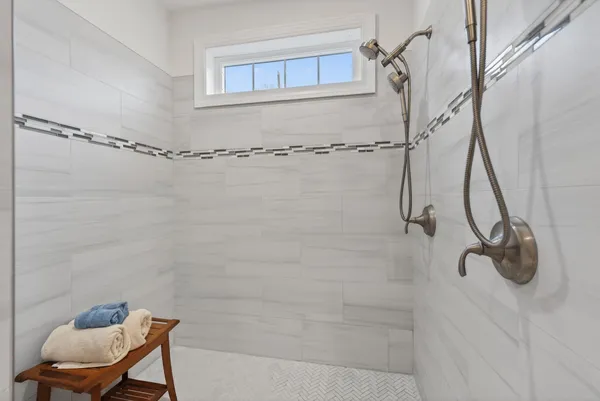 $889,000 | 544 Whitefield Road, Pittston, ME 04345