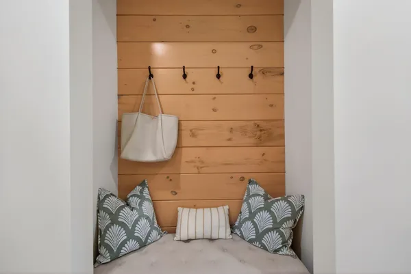 $889,000 | 544 Whitefield Road, Pittston, ME 04345