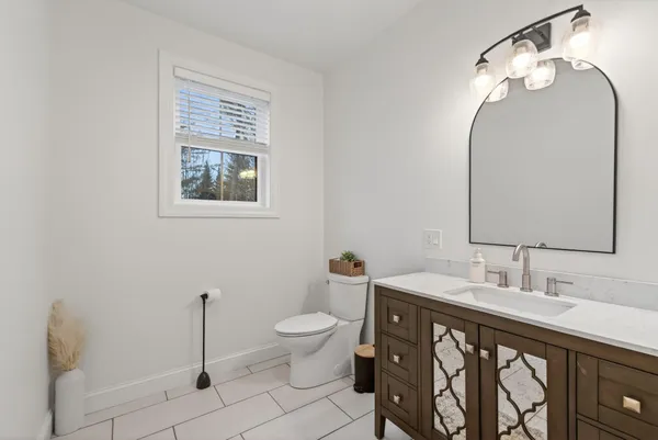 $889,000 | 544 Whitefield Road, Pittston, ME 04345