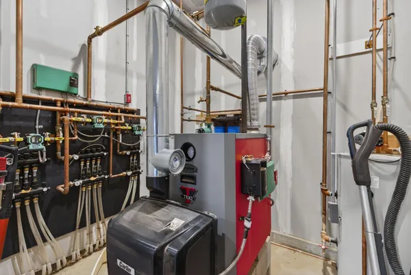 $889,000 | 544 Whitefield Road, Pittston, ME 04345