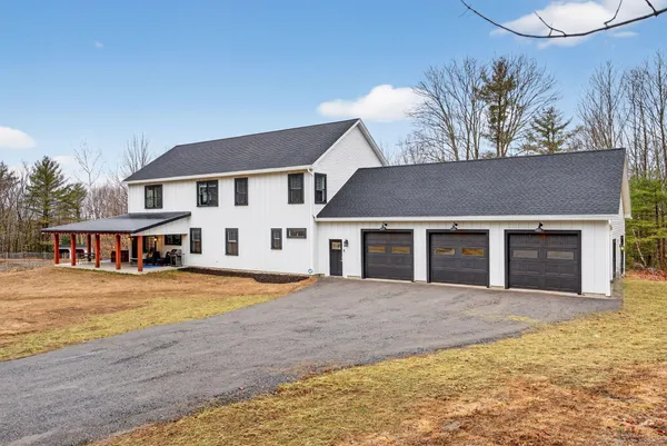 $889,000 | 544 Whitefield Road, Pittston, ME 04345