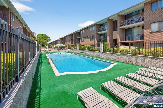 $2,100 | 464 Liberty Street, Unit 110, Little Ferry, NJ 07643