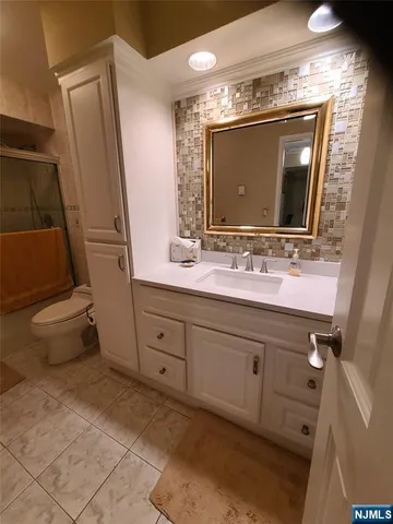 $2,100 | 464 Liberty Street, Unit 110, Little Ferry, NJ 07643