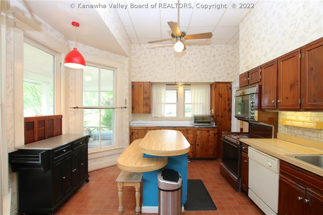 1130 Spruce Road Charleston, WV 25314 - Photo 10 of 32 Gallery Image 10