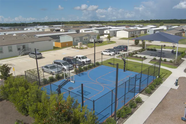 $1,900 | 119 Mooney Road, Pearland, TX 77581