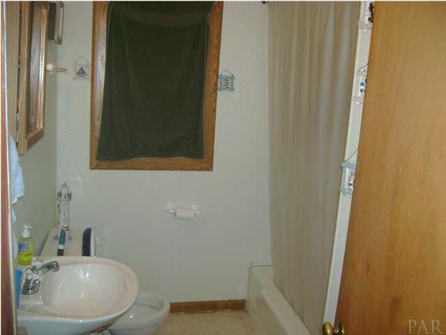 5610 Galvez Road Pensacola, FL 32507 - Photo 6 of 10 Gallery Image 6