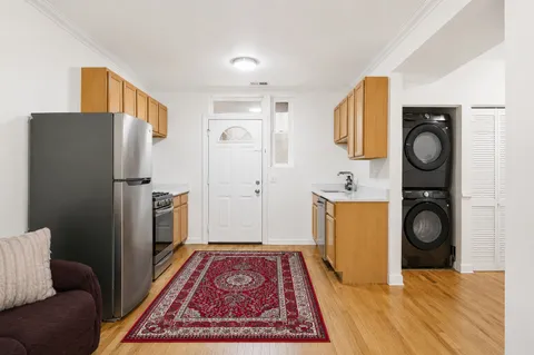$180,000 | 2556 West Rosemont Avenue, Unit 1, Chicago, IL 60659