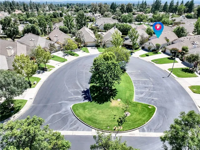a view of a livingroom and dining room