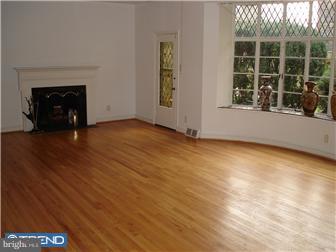169 Gramercy Road Bala Cynwyd, PA 19004 - Photo 8 of 12 Living Room