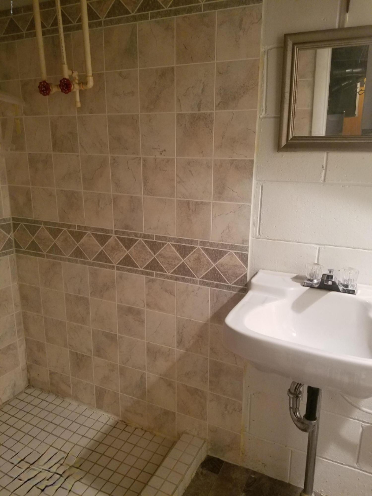1101 Hampden Road Muskegon, MI 49441 - Photo 18 of 21 20171209_152709