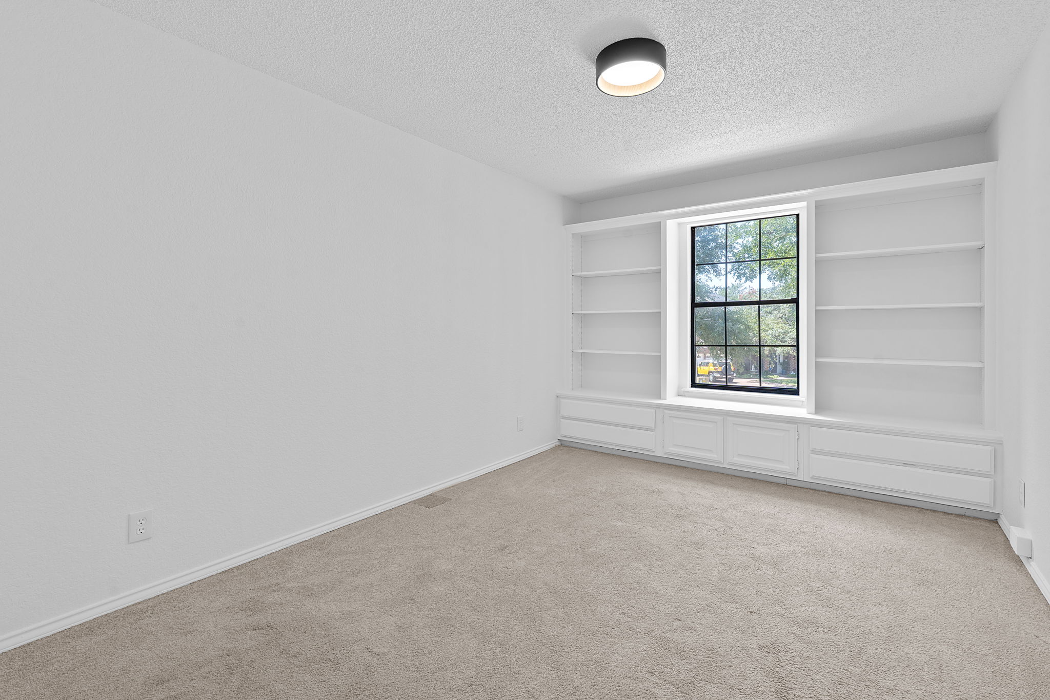 1106 Split Oak Cove Pflugerville, TX 78660 - Photo 15 of 25 an empty room with a window