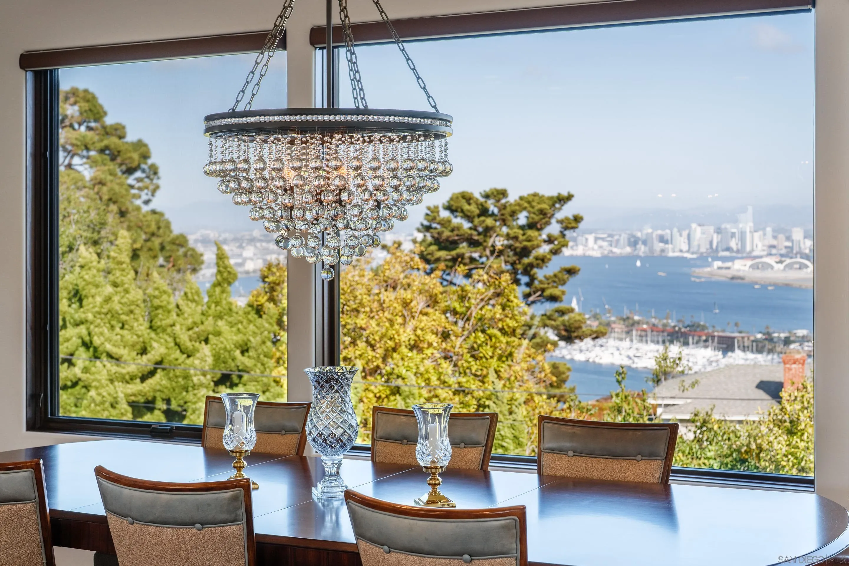 3537 Silvergate Place San Diego, CA 92106 - Photo 11 of 43 a living room with furniture and a window