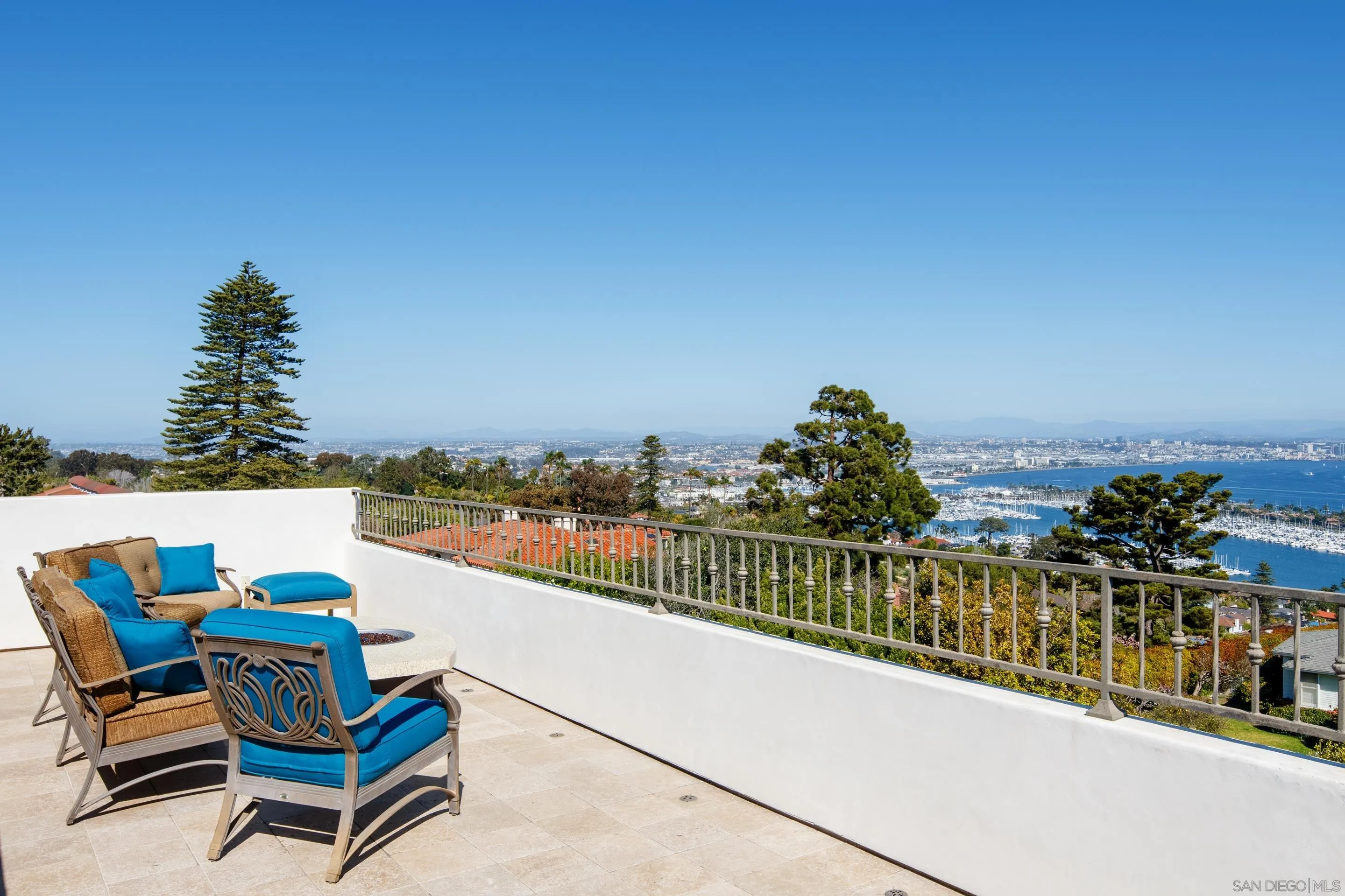 3537 Silvergate Place San Diego, CA 92106 - Photo 37 of 43 a view of a ocean from a balcony