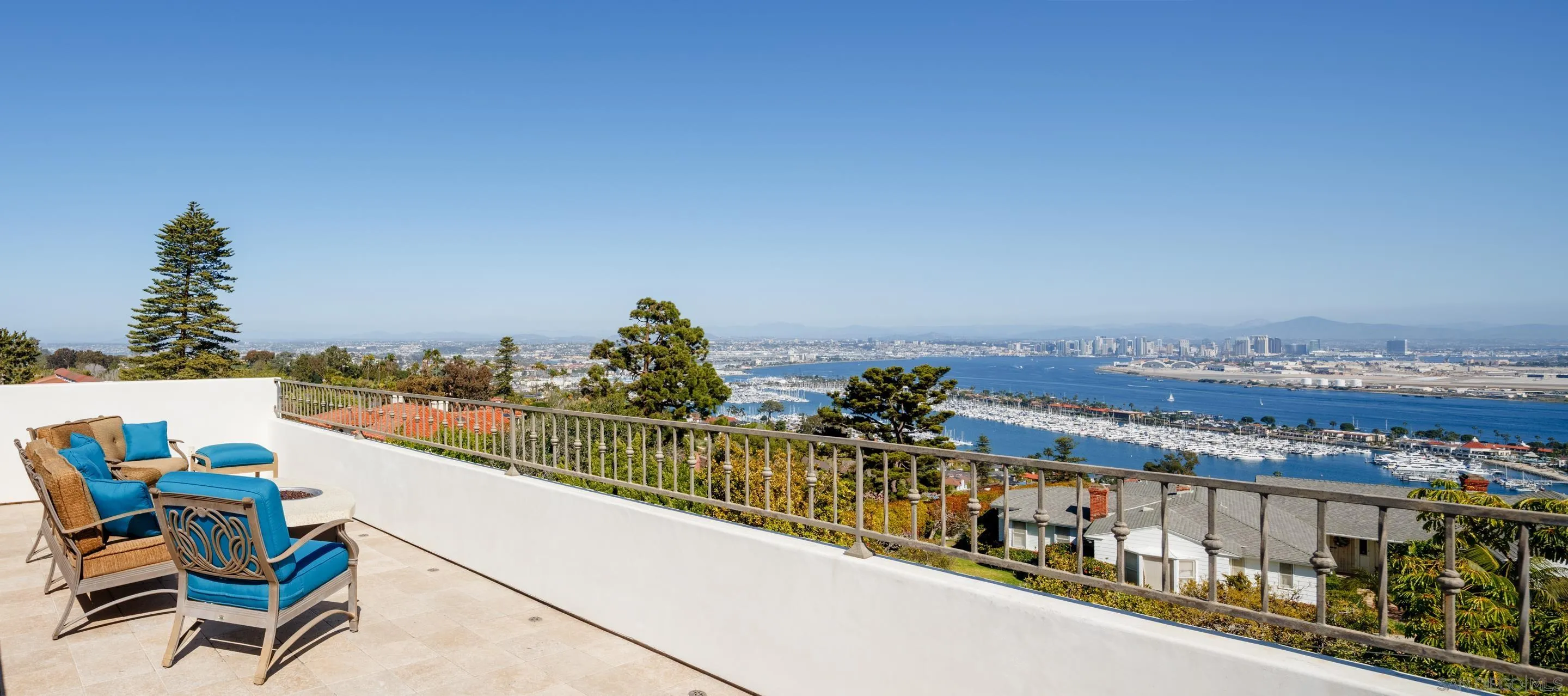 3537 Silvergate Place San Diego, CA 92106 - Photo 38 of 43 a view of a balcony with chairs