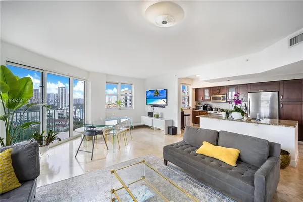 $4,900 | 20000 East Country Club Drive, Unit 1211, Aventura, FL 33180