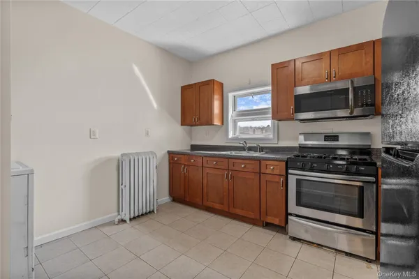 $600,000 | 947 Diven Street, Peekskill, NY 10566