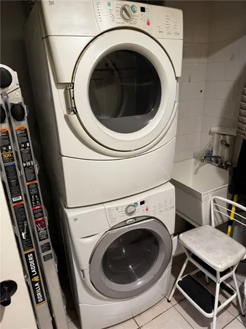 $260,000 | 494 Woonasquatucket Avenue, Unit 107, North Providence, RI 02911