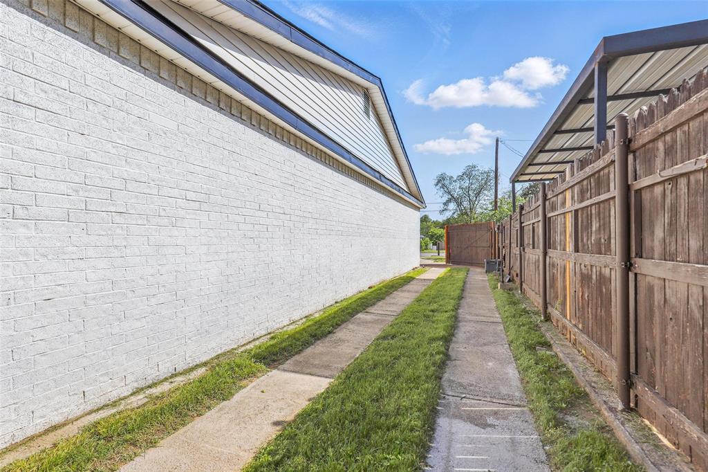 5200 Barbara Road River Oaks, TX 76114 - Photo 35 of 40 a view of a pathway with a backyard