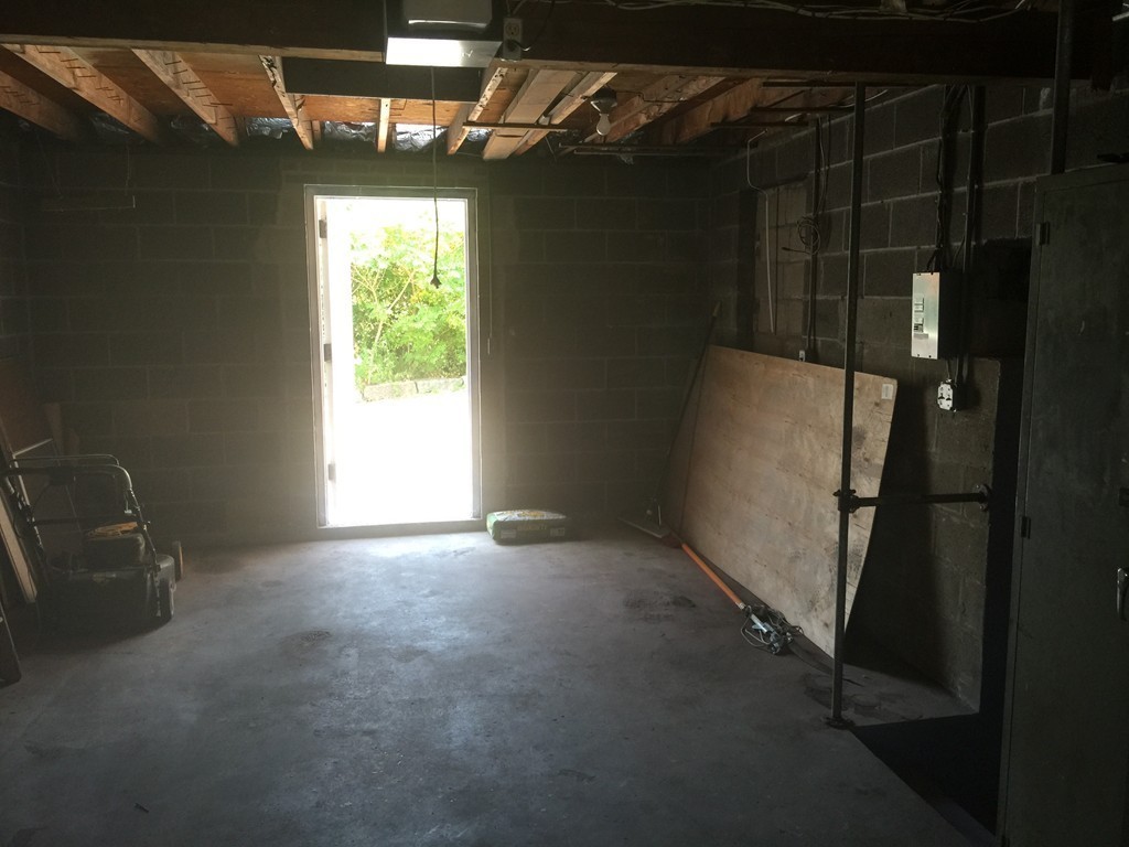 28 Bulfinch Terrace Lynn, MA 01902 - Photo 28 of 30 a view of empty room