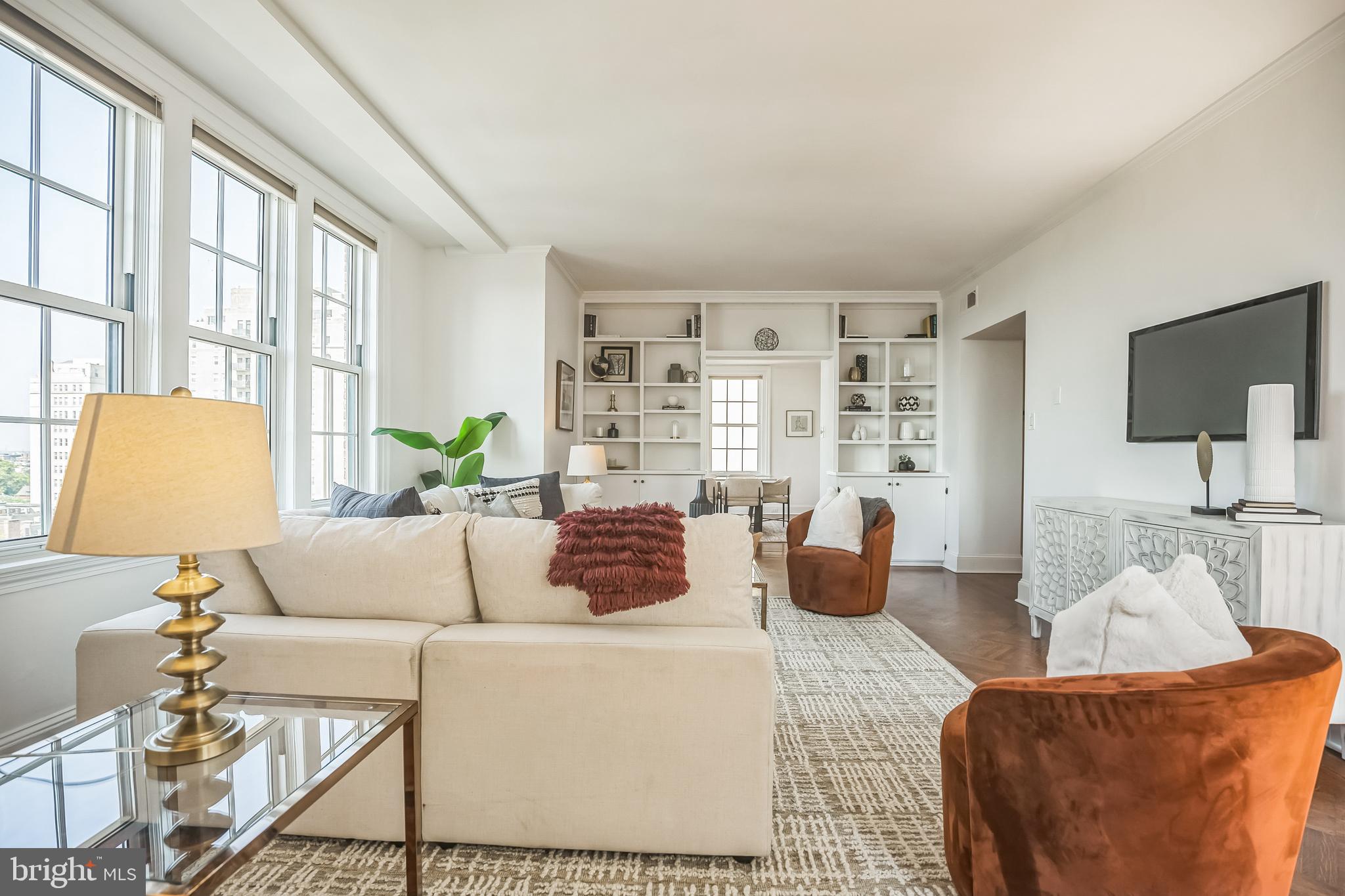 1800 Rittenhouse Square, Unit 902 Philadelphia, PA 19103 - Photo 3 of 21 Livingroom